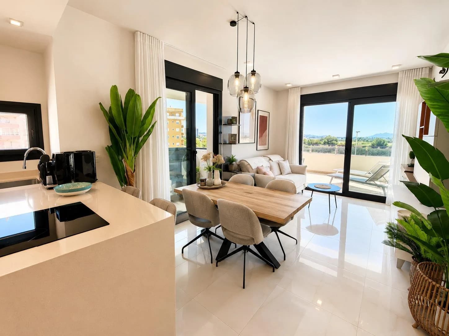 Apartment de 2 dormitorios en venta en Guardamar del Segura, Alicante - Image 2
