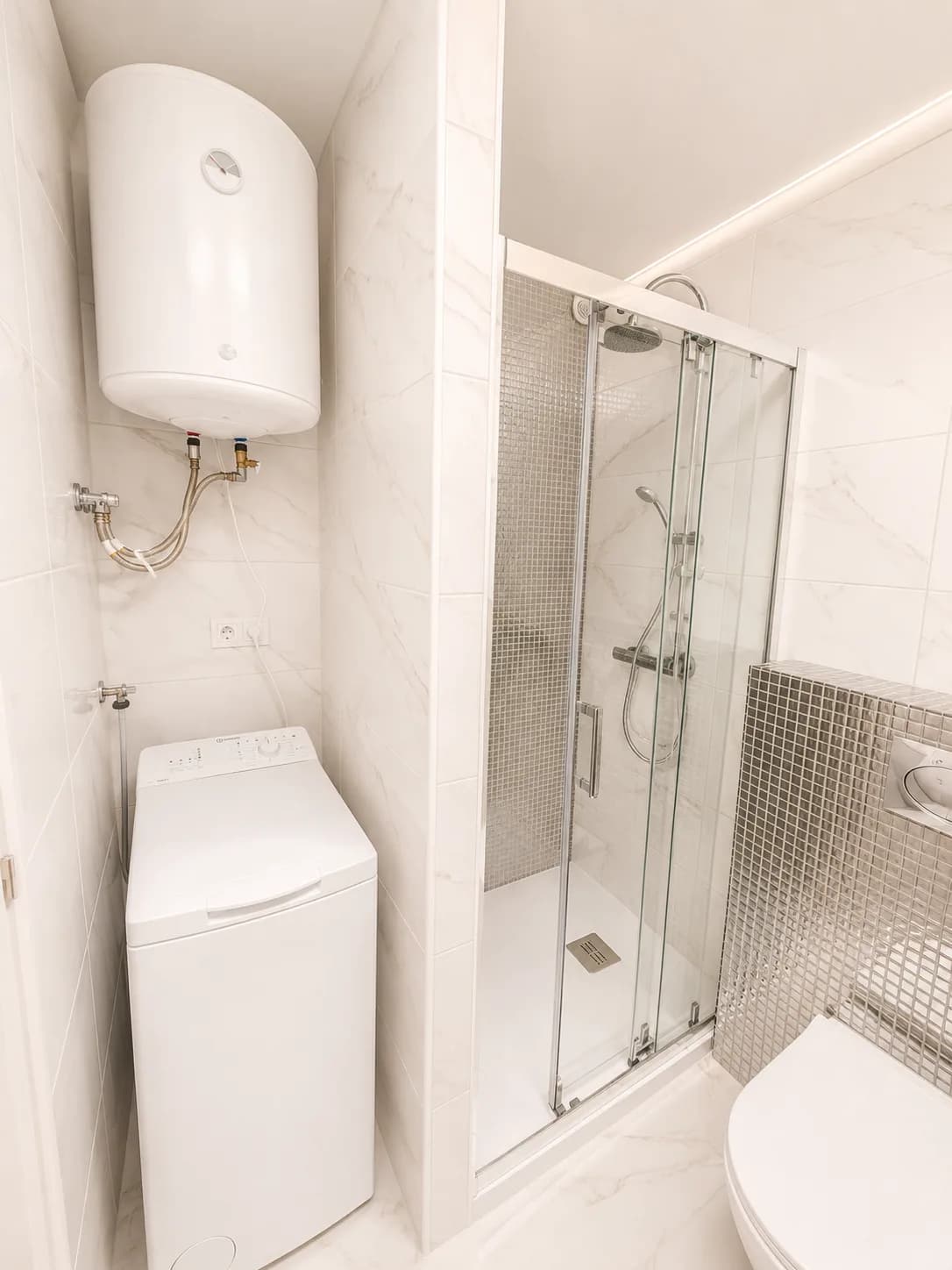 Bungalow de 2 dormitorios en venta en Torrevieja, Alicante - Image 9