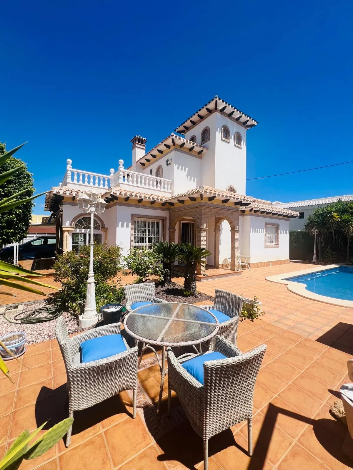 Villa de 3 dormitorios en venta en Orihuela Costa