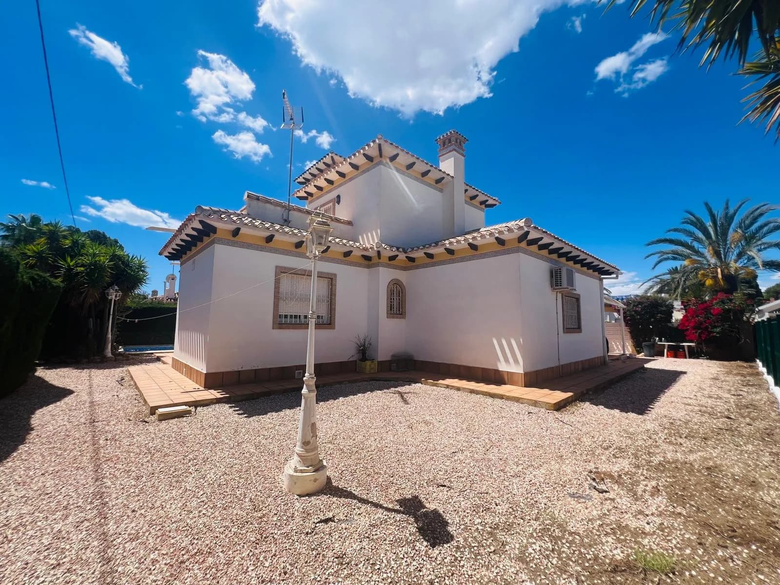 Villa de 3 dormitorios en venta en Orihuela Costa - Image 6