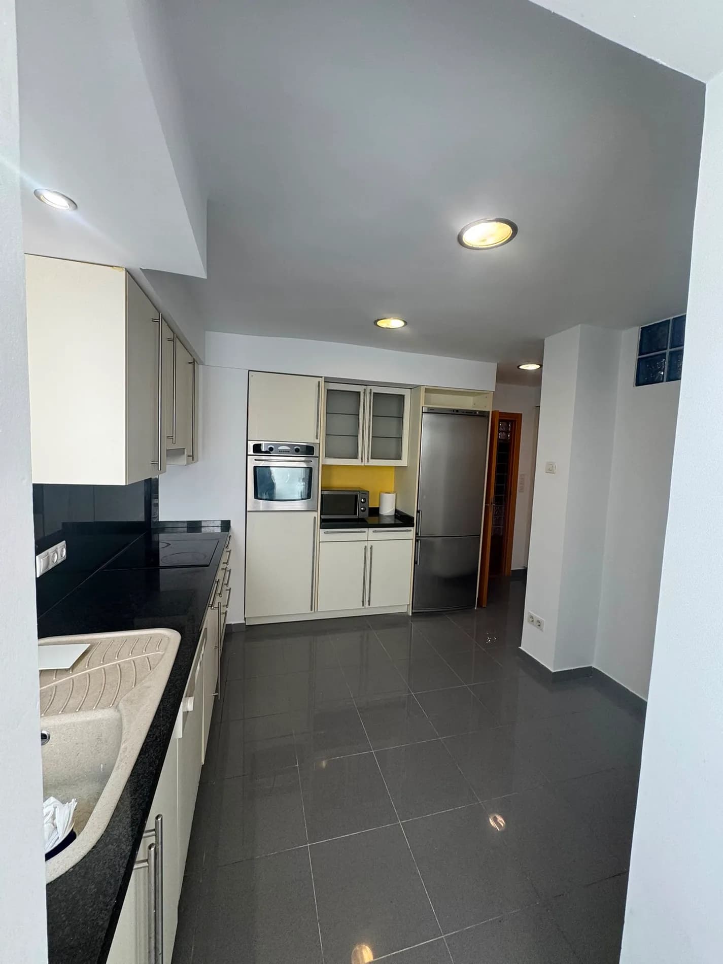 Apartment de 3 dormitorios en venta en Torrevieja, Alicante - Image 5