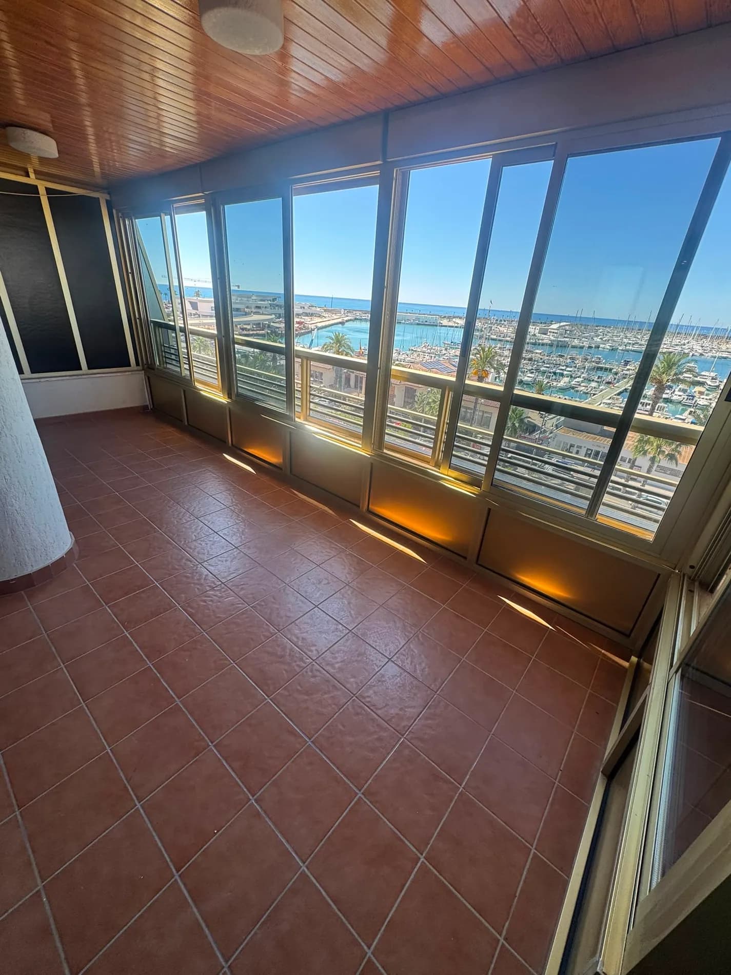 Apartment de 3 dormitorios en venta en Torrevieja, Alicante - Image 6