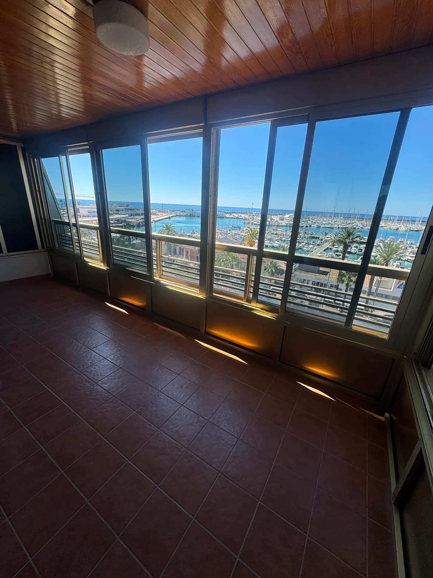 Apartment de 3 dormitorios en venta en Torrevieja, Alicante - Image 7