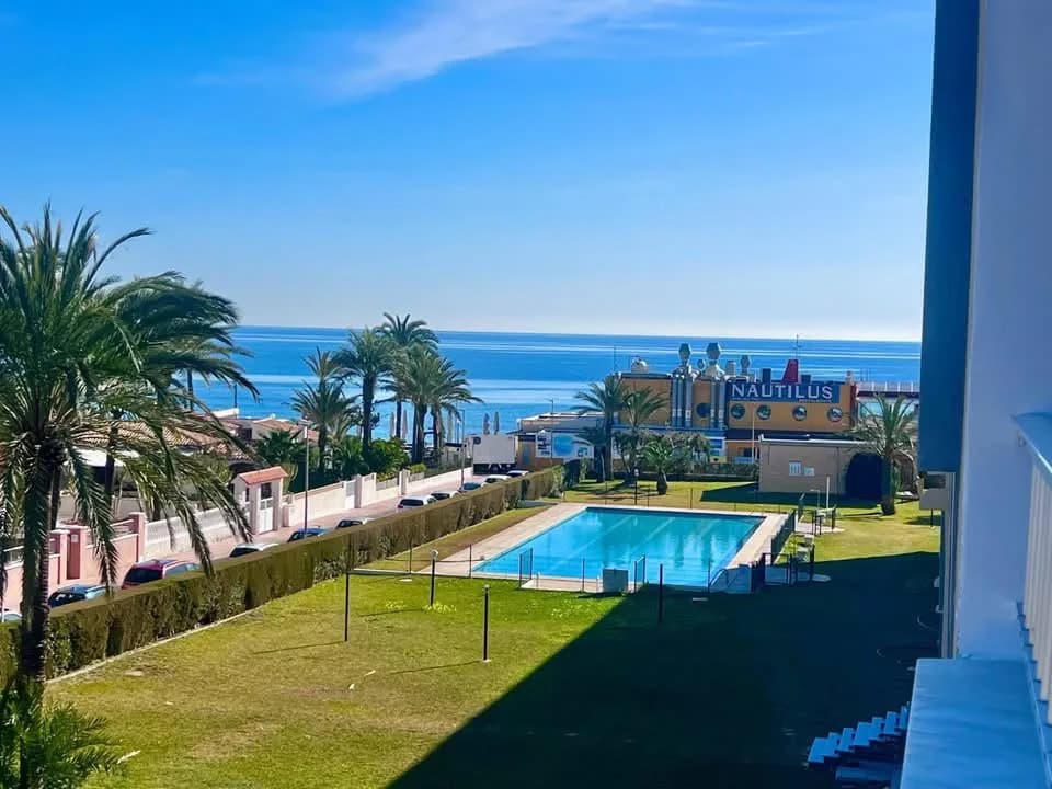 Apartment de 3 dormitorios en venta en Punta Prima, Alicante