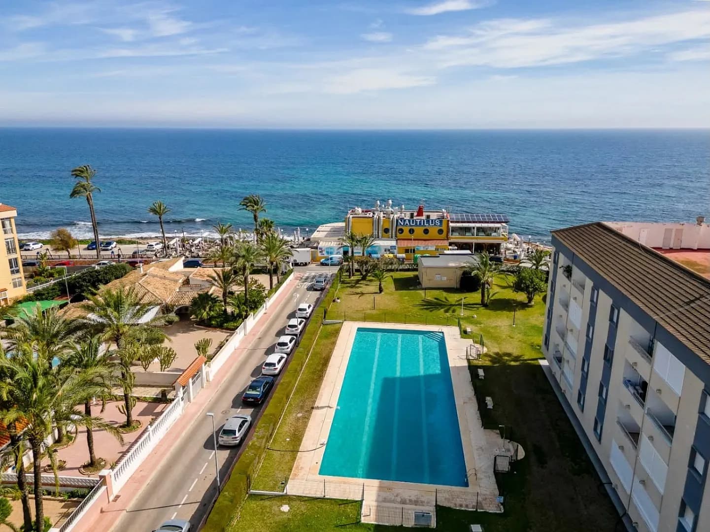 Apartment de 3 dormitorios en venta en Punta Prima, Alicante - Image 2