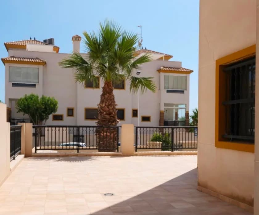 Apartment de 2 dormitorios en venta en Guardamar del Segura, Alicante