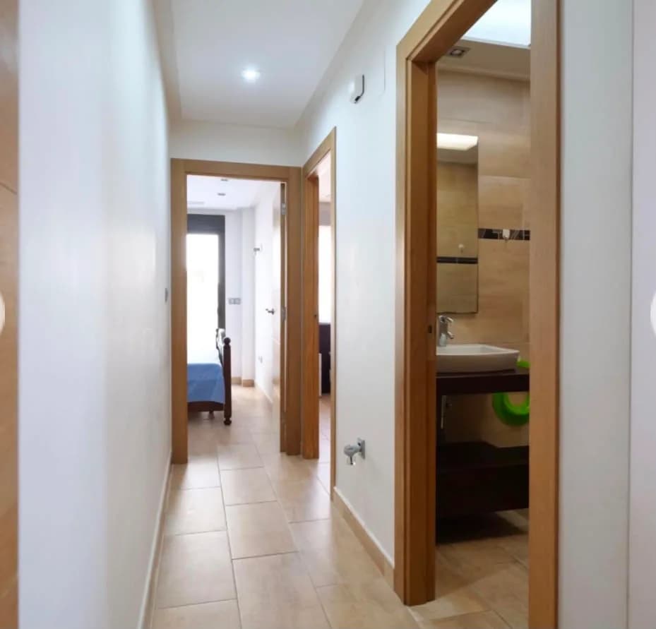 Apartment de 2 dormitorios en venta en Guardamar del Segura, Alicante - Image 7