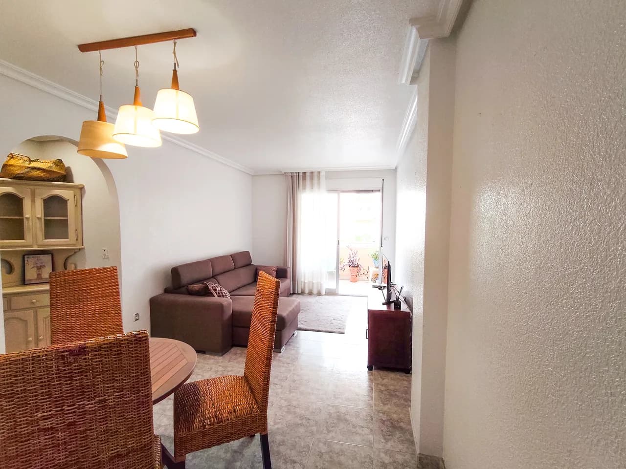 Apartment de 2 dormitorios en venta en Guardamar del Segura, Alicante - Image 5
