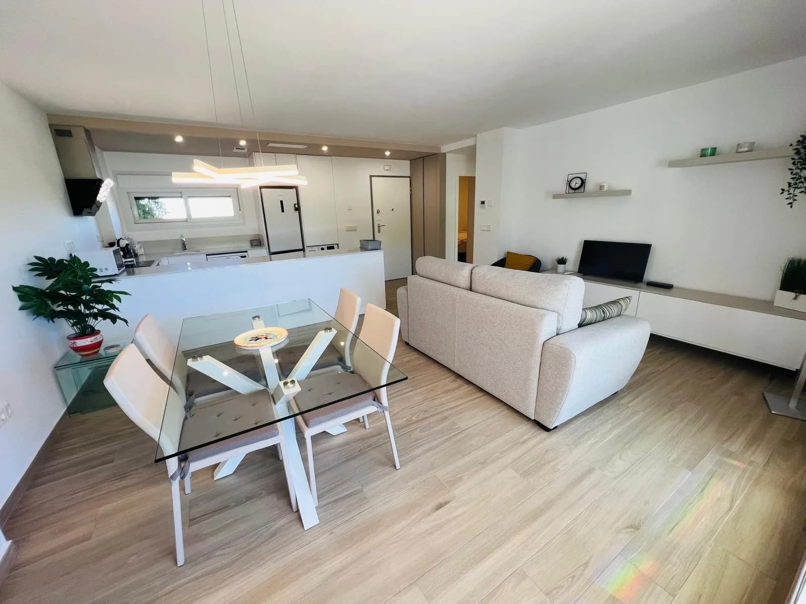 Apartment de 2 dormitorios en venta en Entre Naranjo - Vistabella Golf, Alicante - Image 3