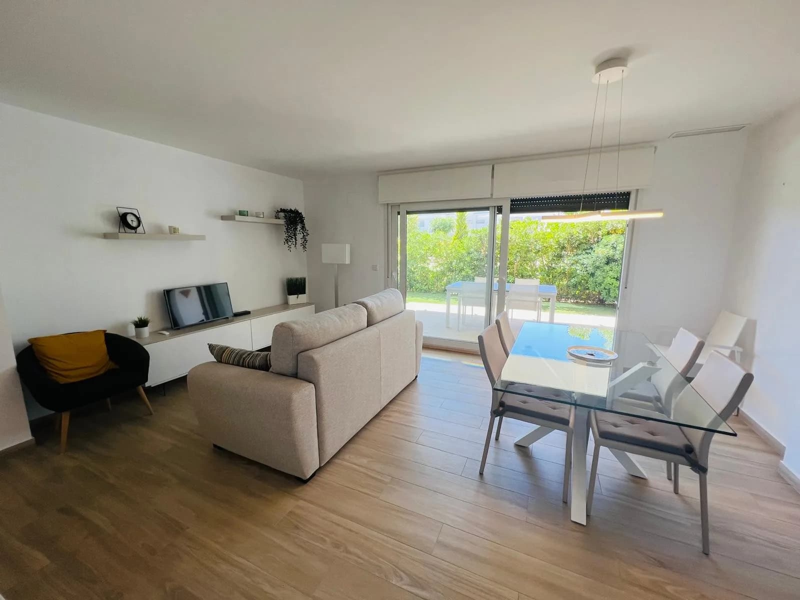 Apartment de 2 dormitorios en venta en Entre Naranjo - Vistabella Golf, Alicante - Image 4