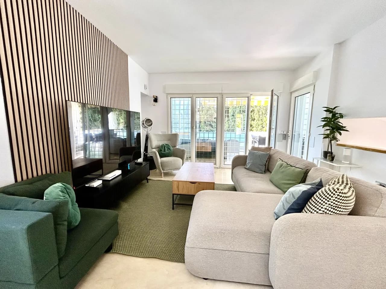 Villa de 3 dormitorios en venta en Villamartin, Alicante - Image 5