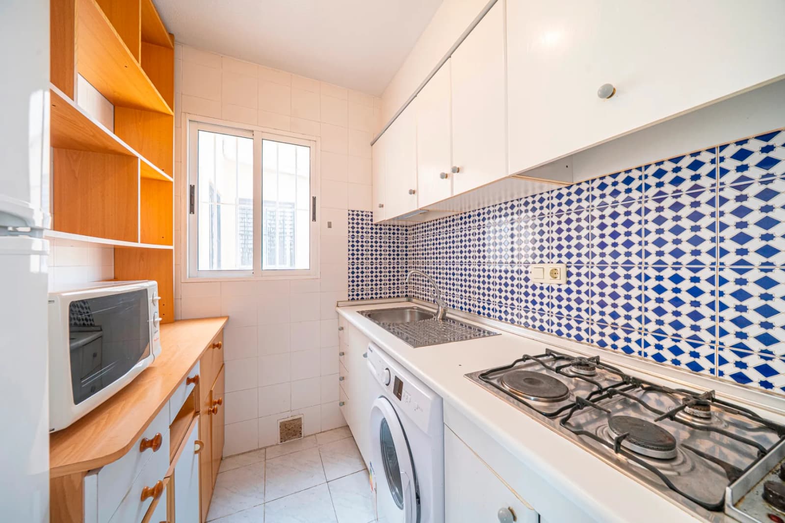 Apartment de 2 dormitorios en venta en Torrevieja, Alicante - Image 9