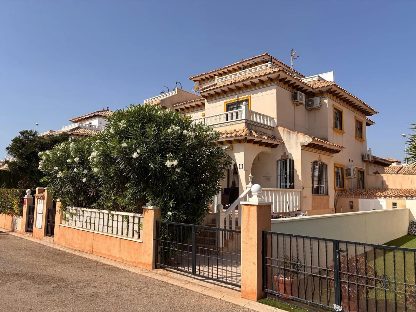 Semi-detached House In Lomas De Cabo Roig - Image 2