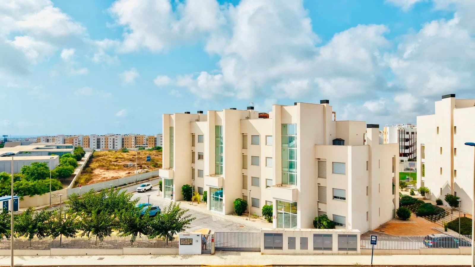Apartment de 2 dormitorios en venta en Orihuela Costa, Alicante - Image 5