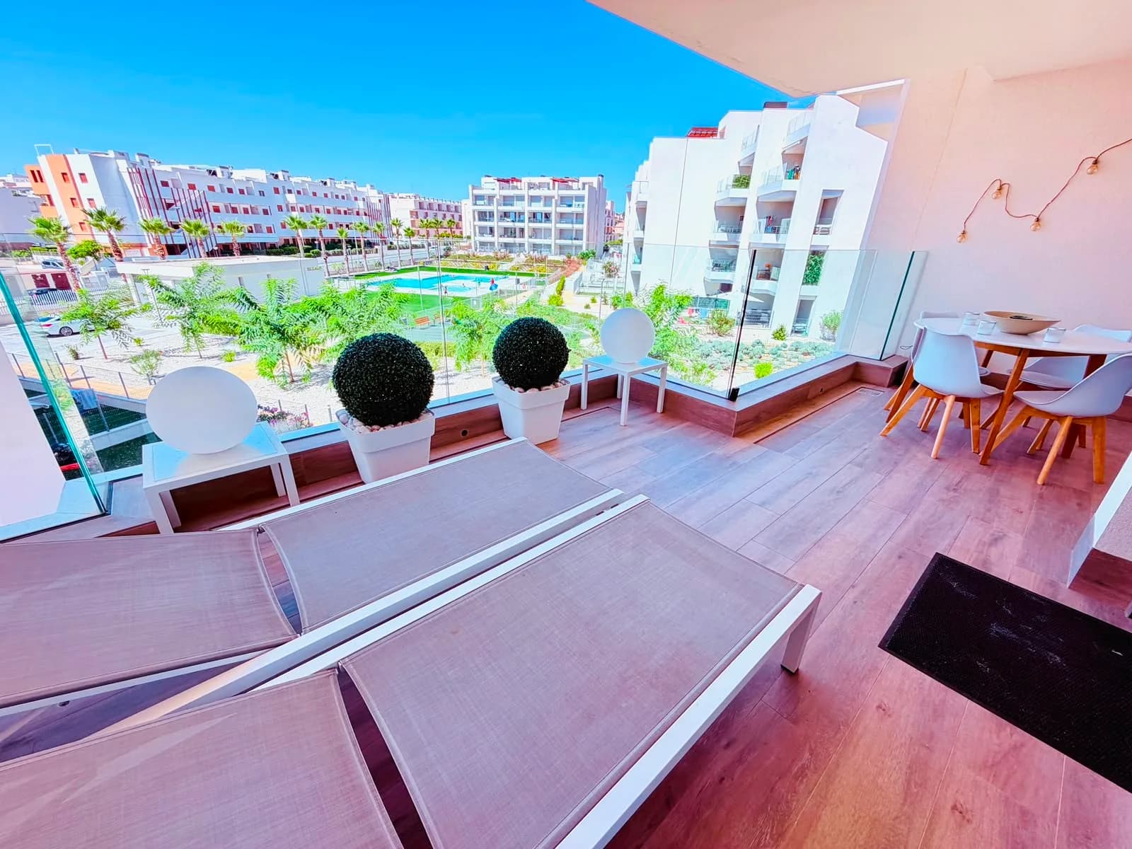 Apartment de 2 dormitorios en venta en Orihuela Costa, Alicante - Image 7