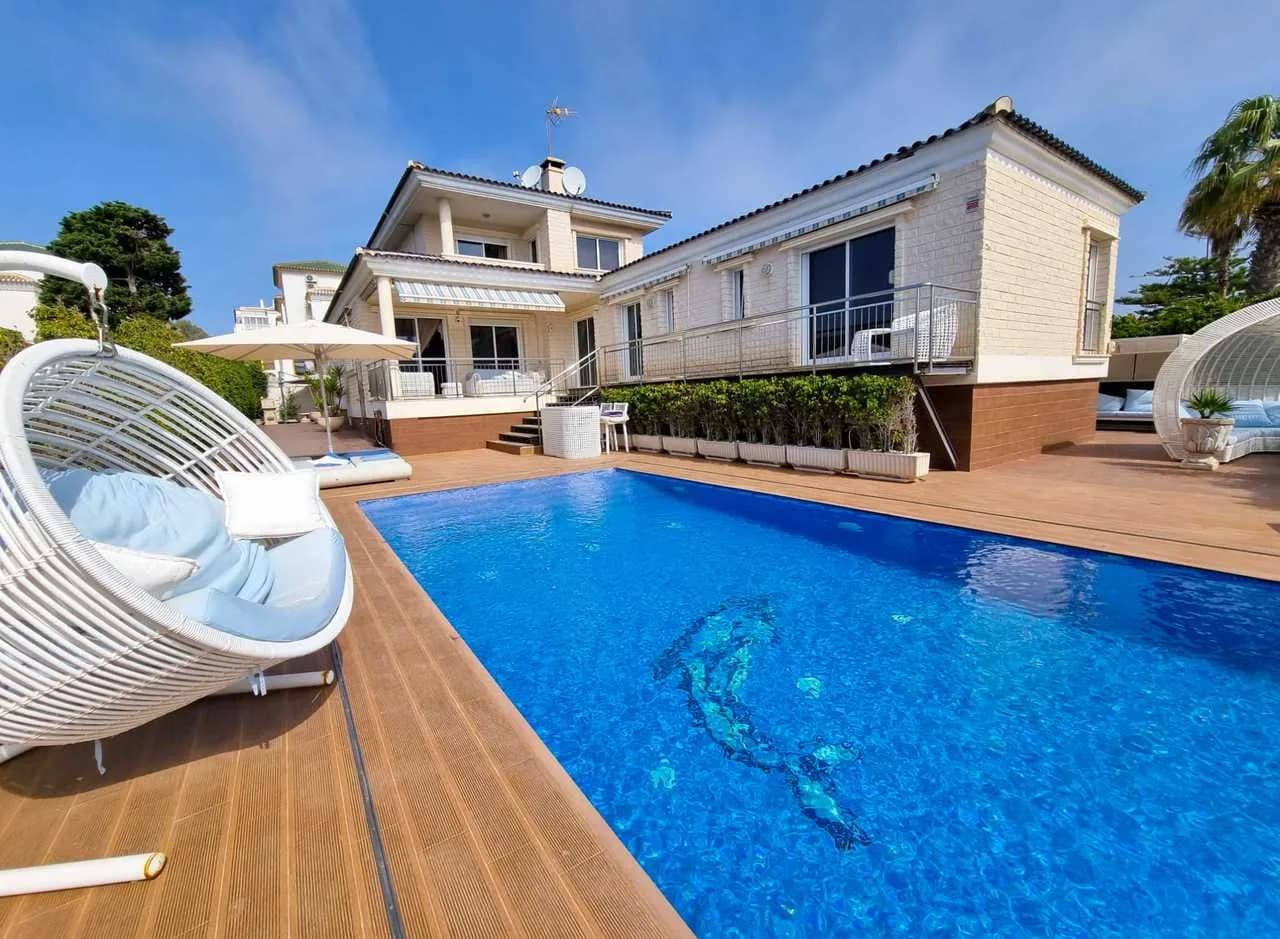 Villa de 5 dormitorios en venta en La Mata, Alicante