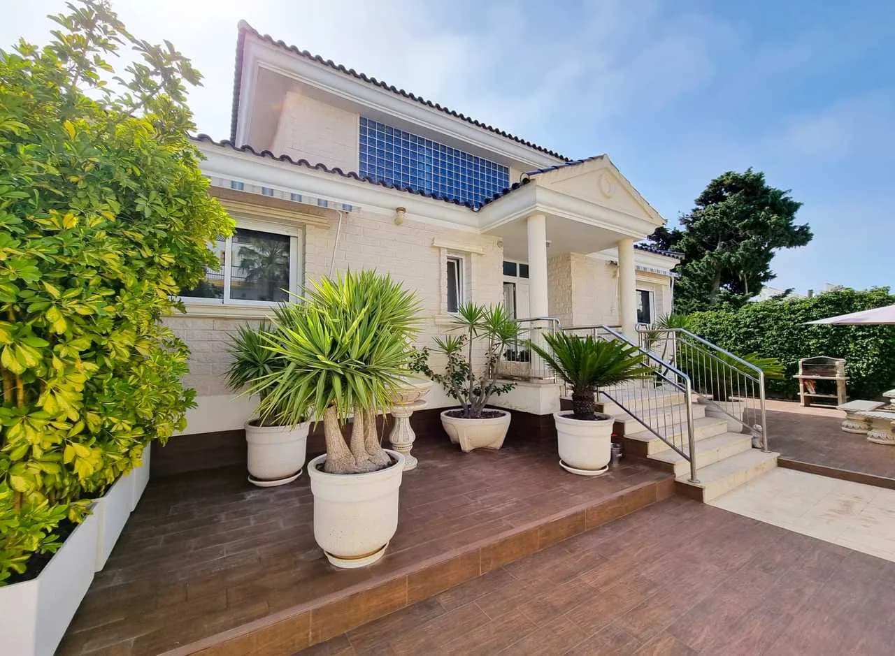 Villa de 5 dormitorios en venta en La Mata, Alicante - Image 2