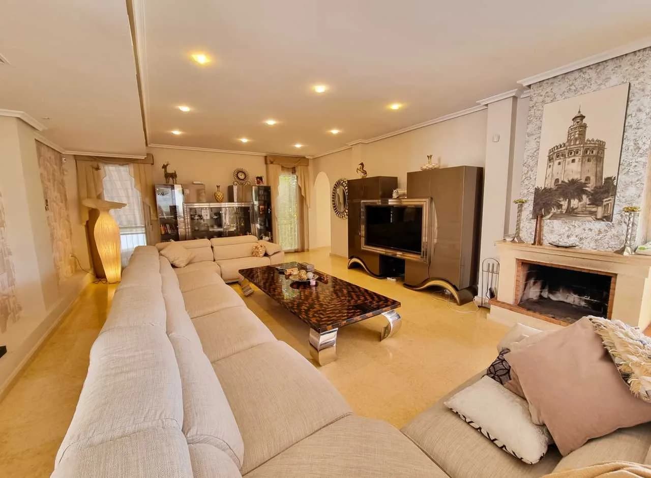 Villa de 5 dormitorios en venta en La Mata, Alicante - Image 3