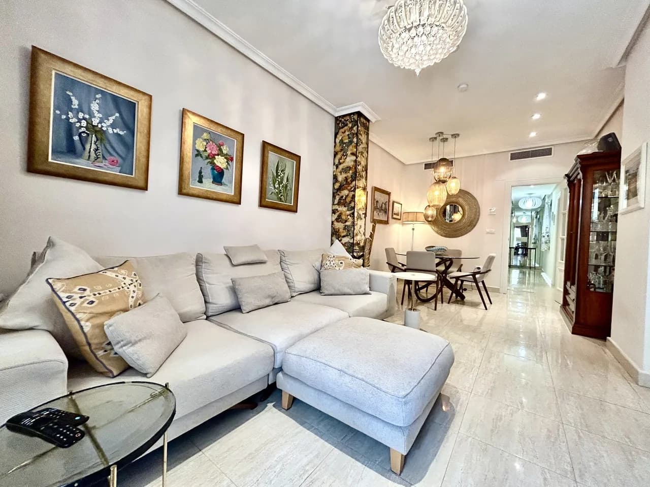 Apartment de 2 dormitorios en venta en Torrevieja, Alicante - Image 3
