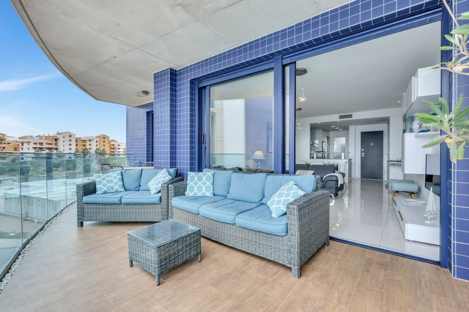 Apartment de 3 dormitorios en venta en Punta Prima, Costa Blanca - Image 3