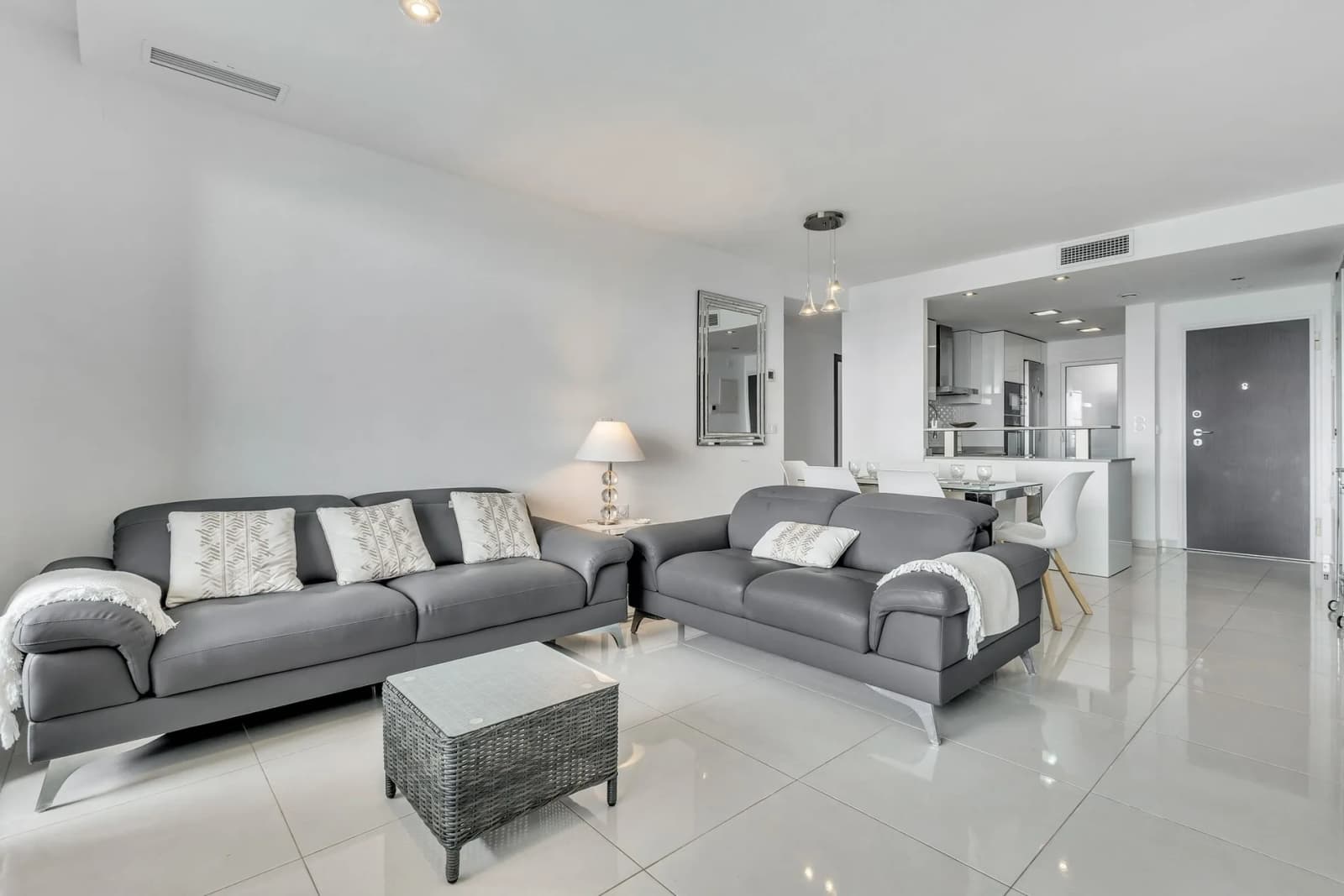 Apartment de 3 dormitorios en venta en Punta Prima, Costa Blanca - Image 6