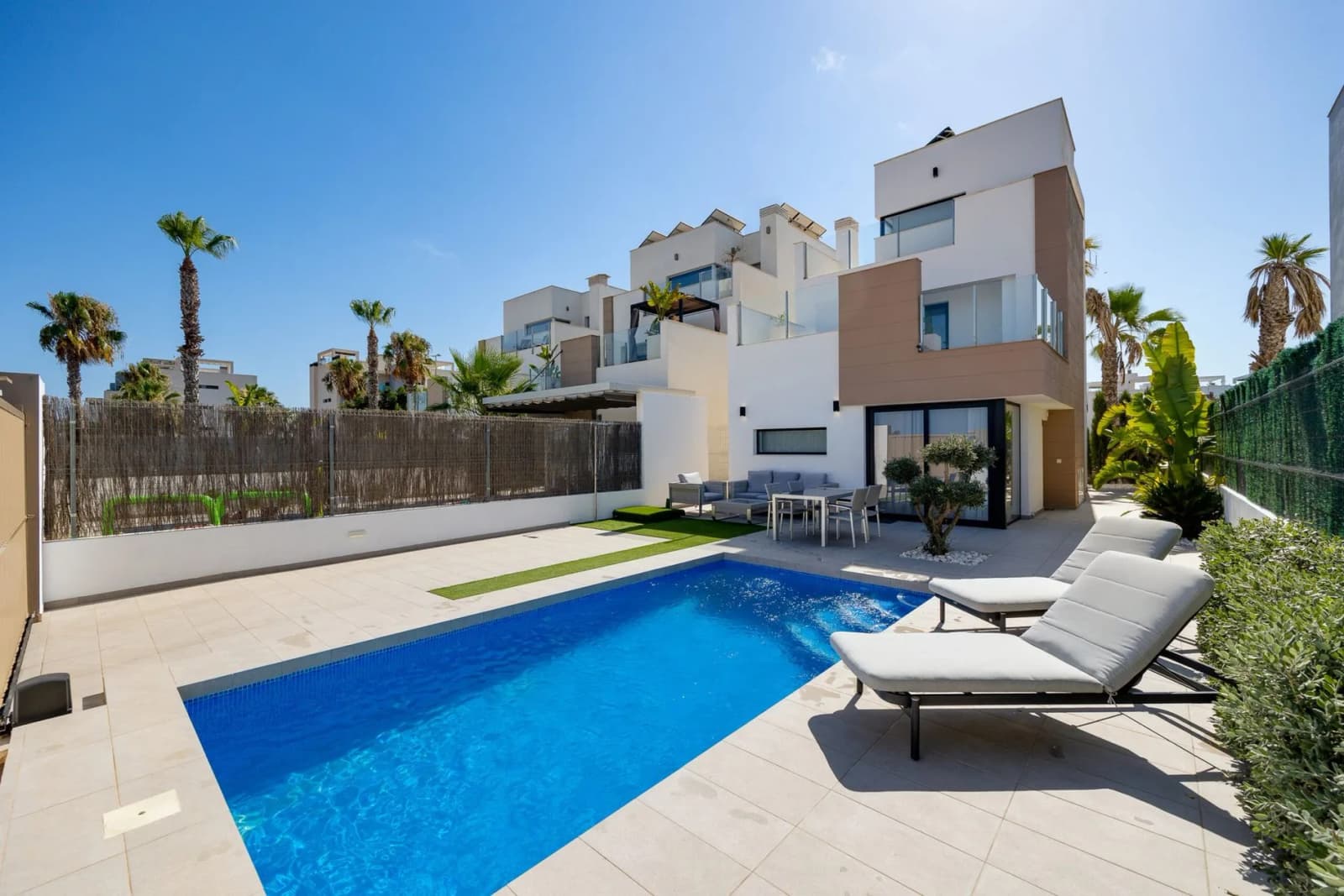 Villa de 3 dormitorios en venta en Guardamar Del Segura, Costa Blanca