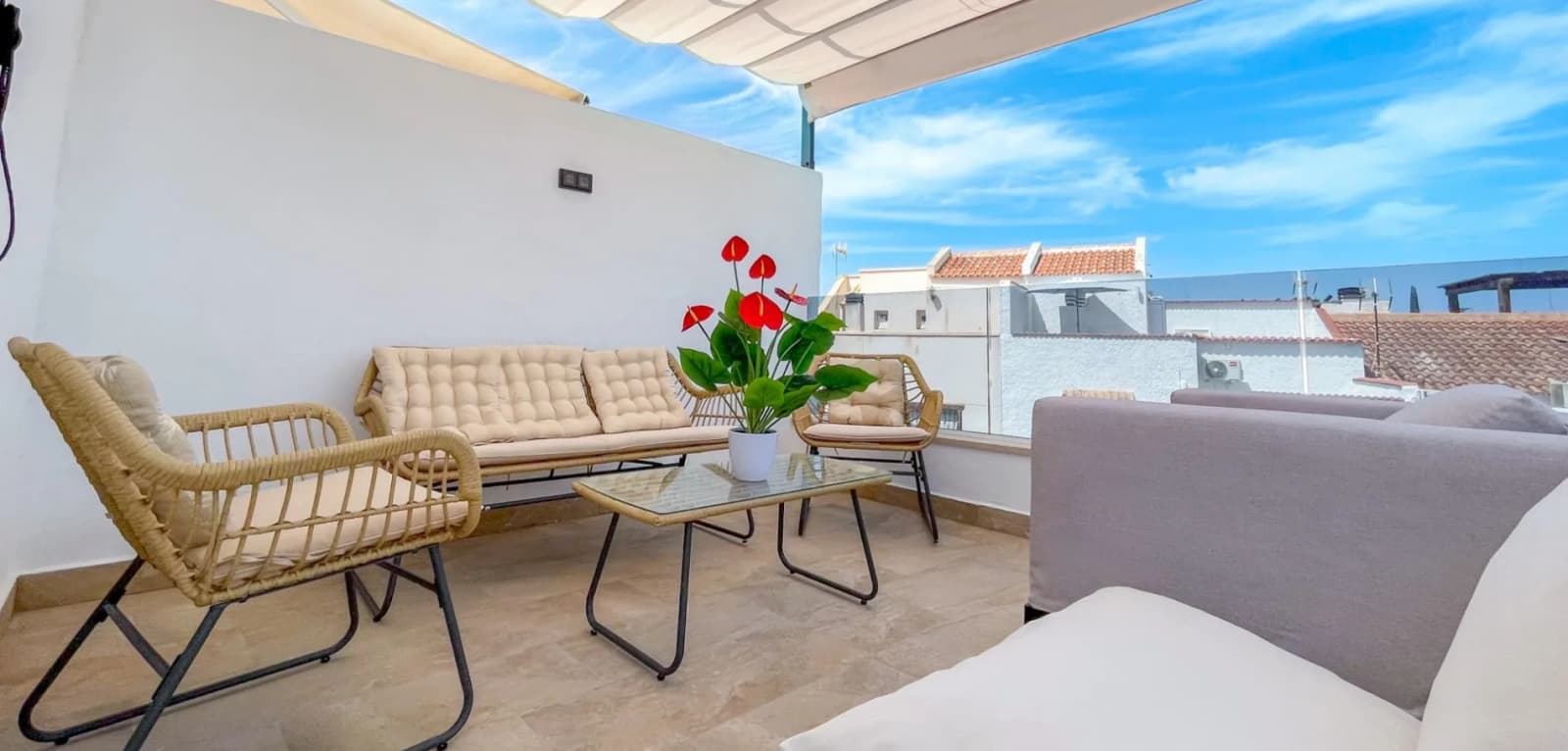 Townhouse de 3 dormitorios en venta en Torrevieja, Costa Blanca (Alicante) - Image 2