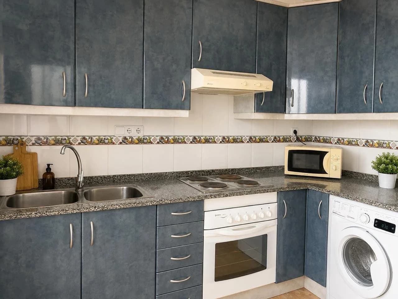 Apartment de 3 dormitorios en venta en La Zenia, Alicante - Image 6