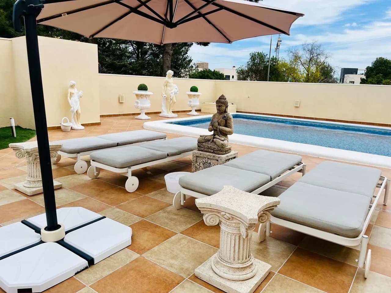 Villa de 4 dormitorios en venta en San Miguel de Salinas, Alicante - Image 3