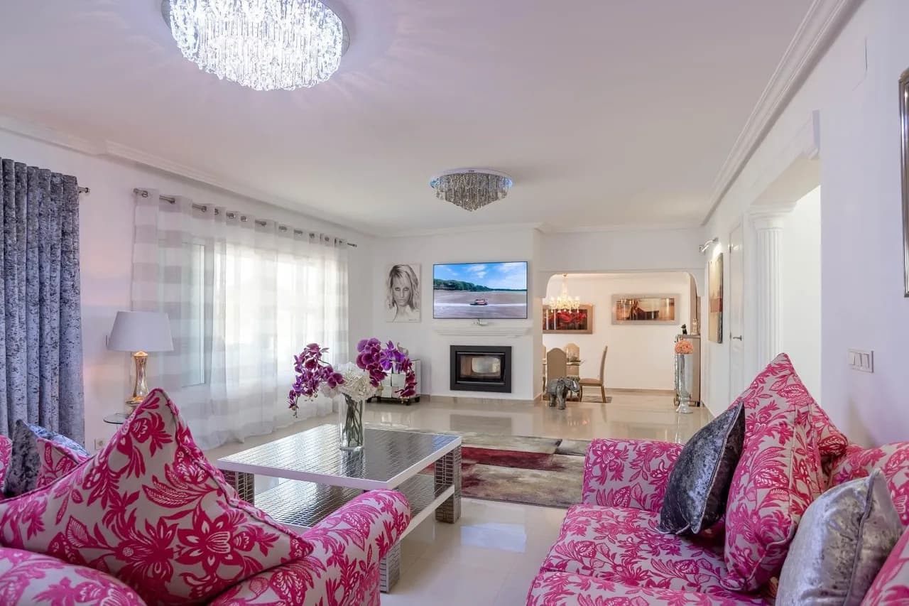 Villa de 4 dormitorios en venta en San Miguel de Salinas, Alicante - Image 4