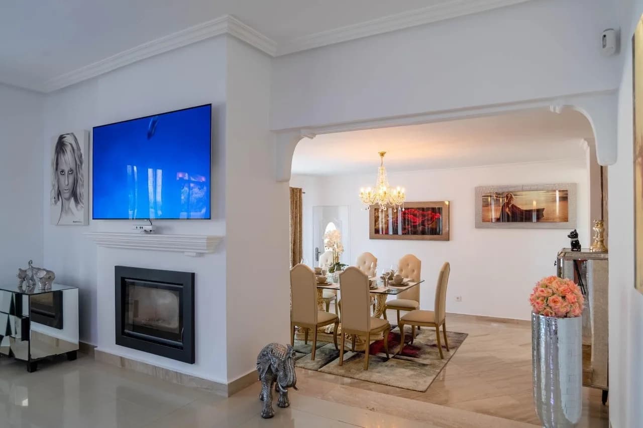 Villa de 4 dormitorios en venta en San Miguel de Salinas, Alicante - Image 6