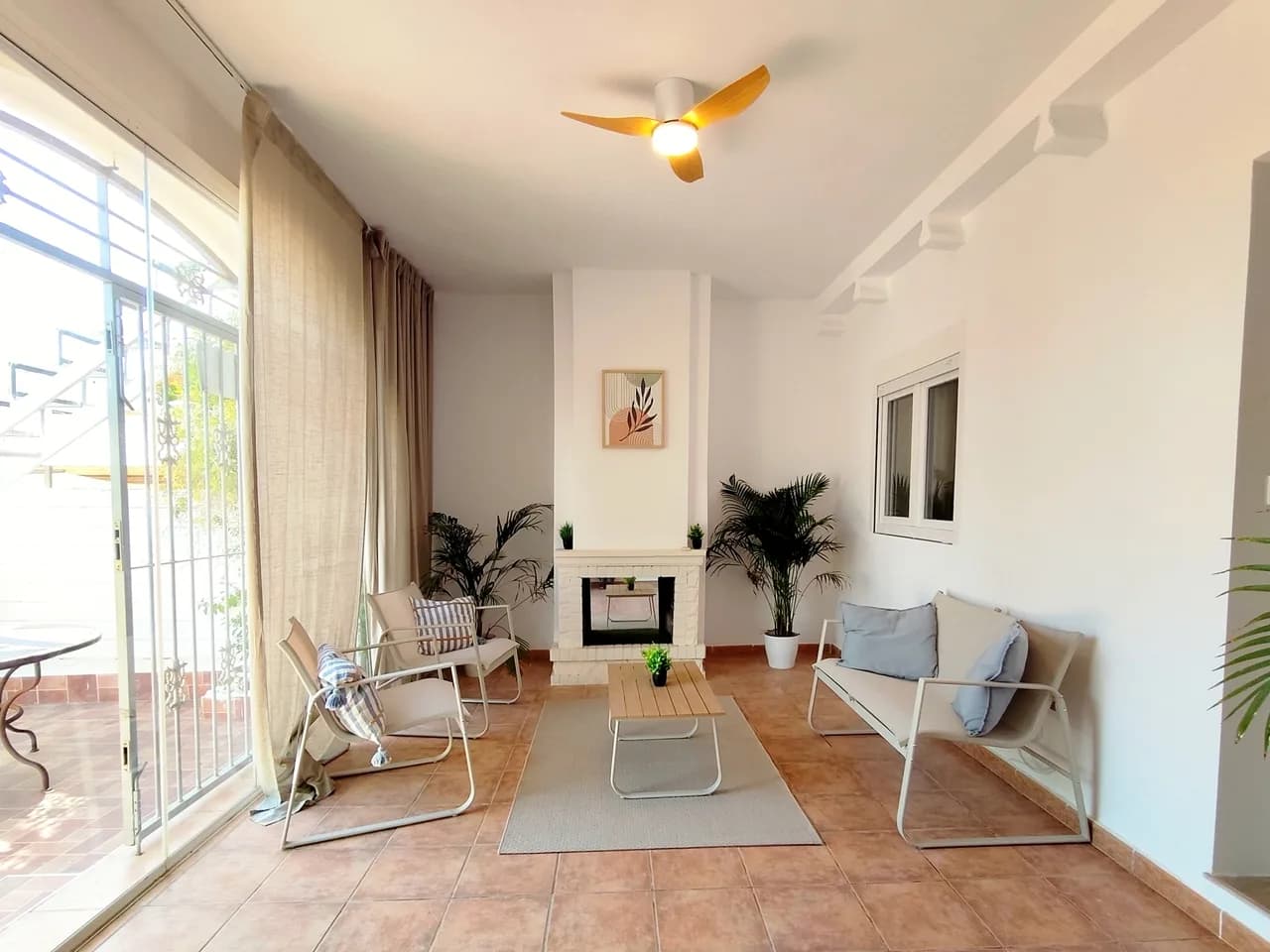 Bungalow de 3 dormitorios en venta en Playa Flamenca, Alicante - Image 4