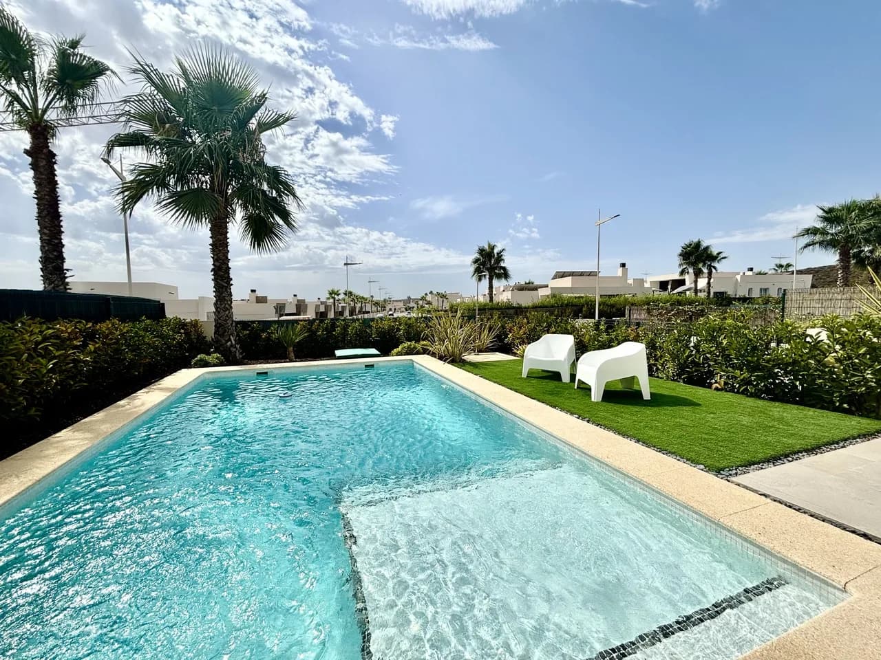 Villa de 4 dormitorios en venta en La Finca Golf, Alicante - Image 3
