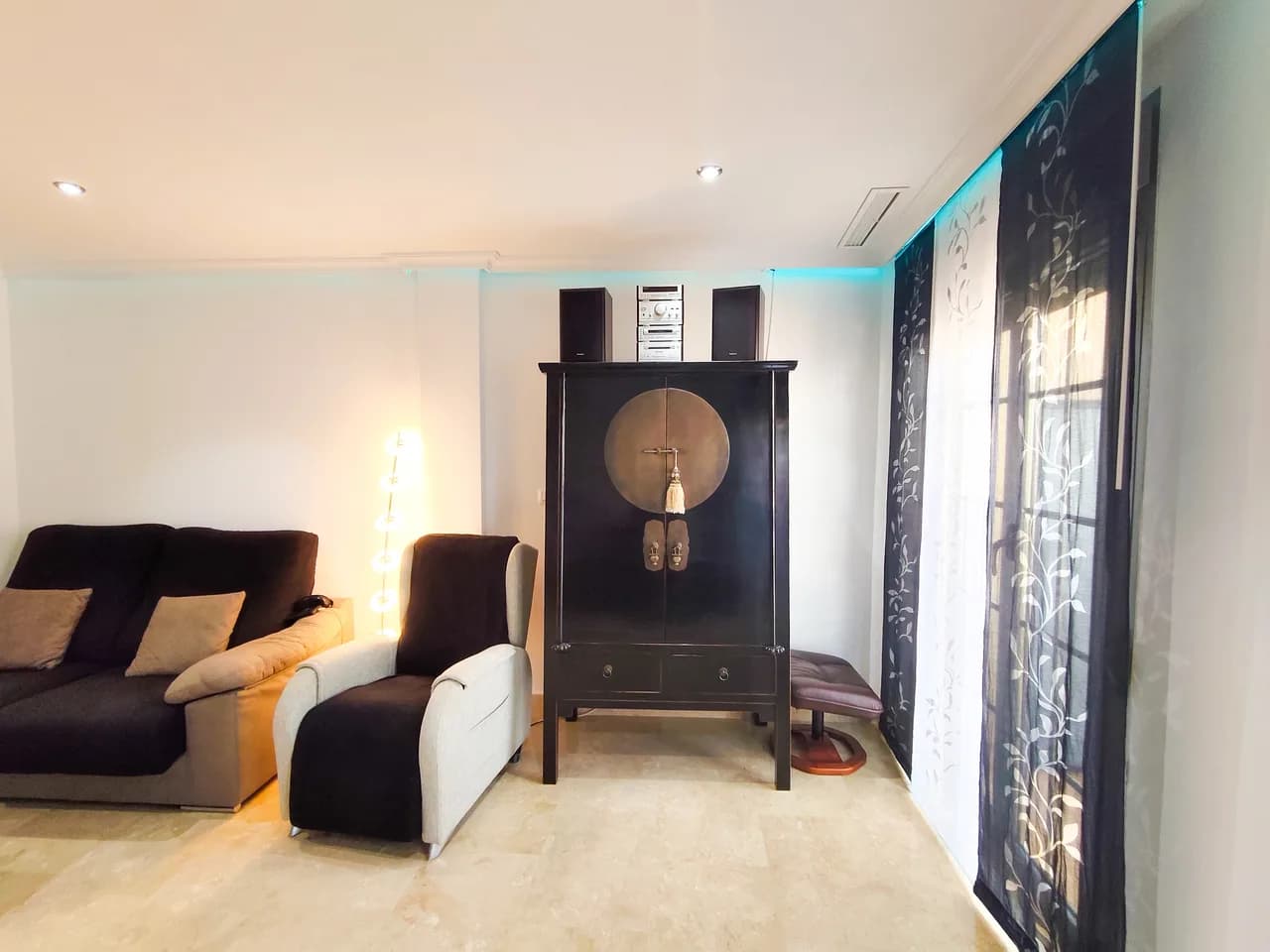 Apartment de 3 dormitorios en venta en Torrevieja, Alicante - Image 2
