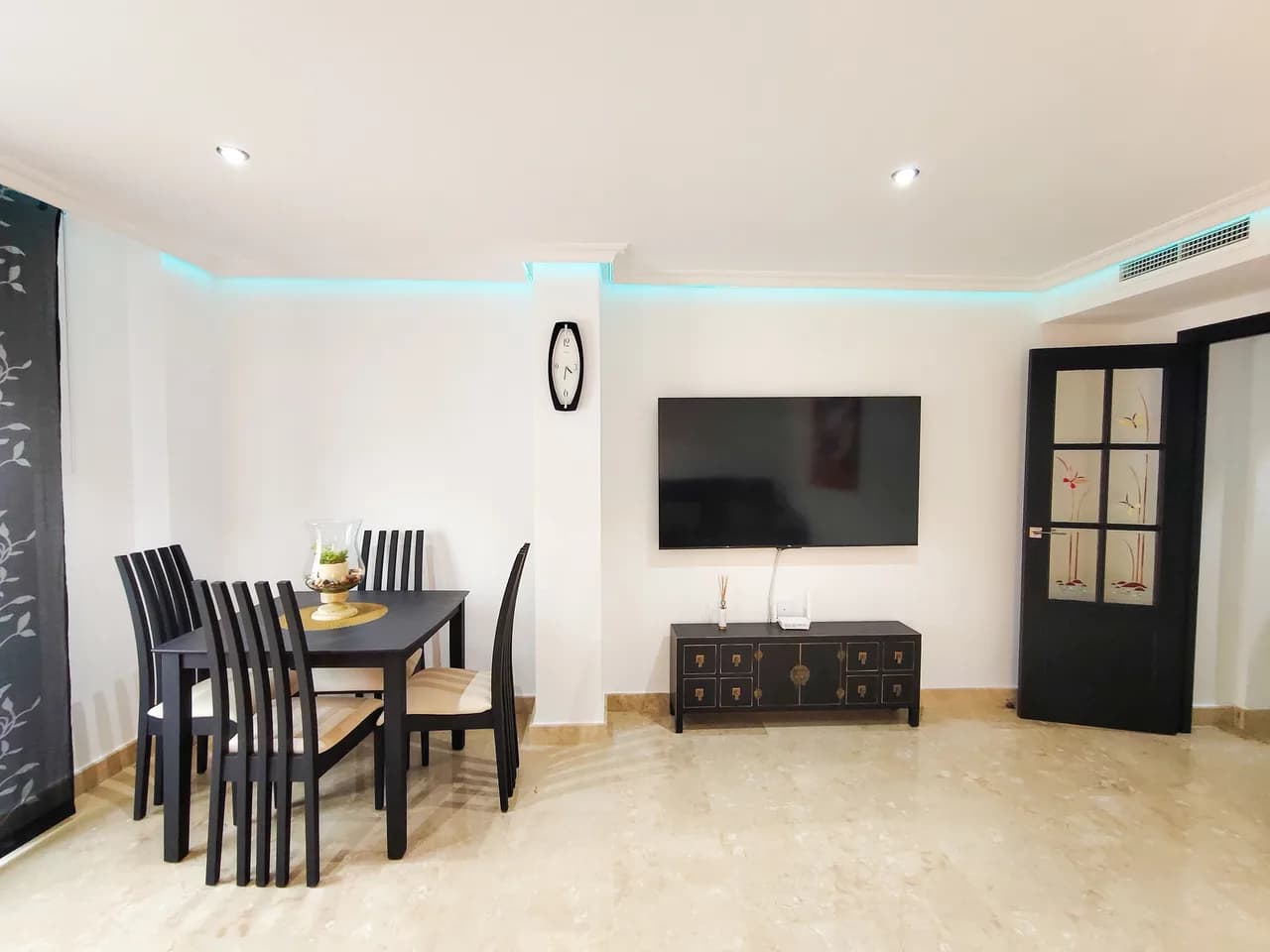 Apartment de 3 dormitorios en venta en Torrevieja, Alicante - Image 3
