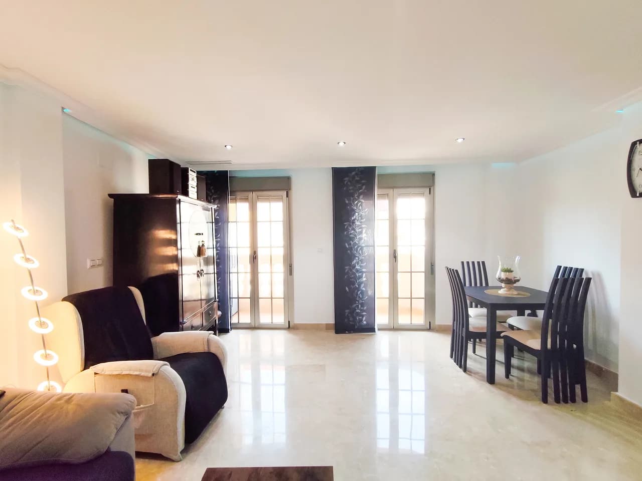 Apartment de 3 dormitorios en venta en Torrevieja, Alicante - Image 4