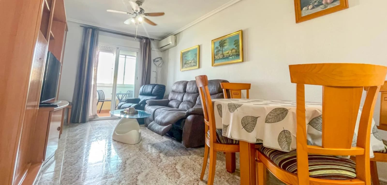 Apartment de 3 dormitorios en venta en Torrevieja, Costa Blanca (Alicante) - Image 2