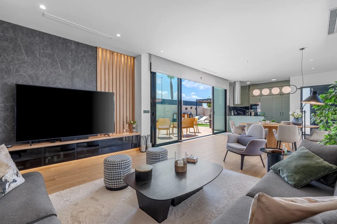 Villa de 3 dormitorios en venta en Benijófar, Alicante - Image 2
