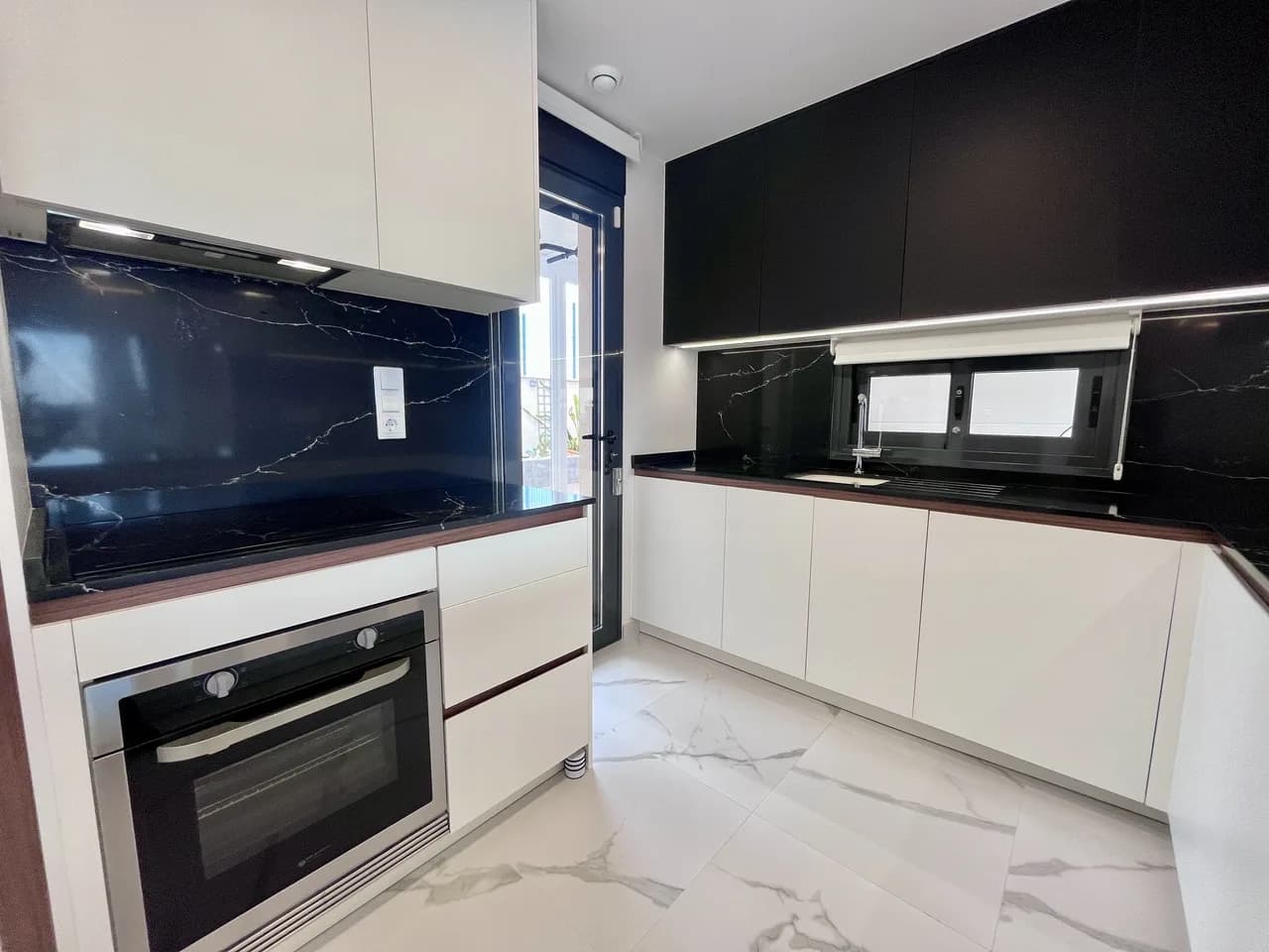 Apartment de 2 dormitorios en venta en San Miguel De Salinas, Alicante - Image 3