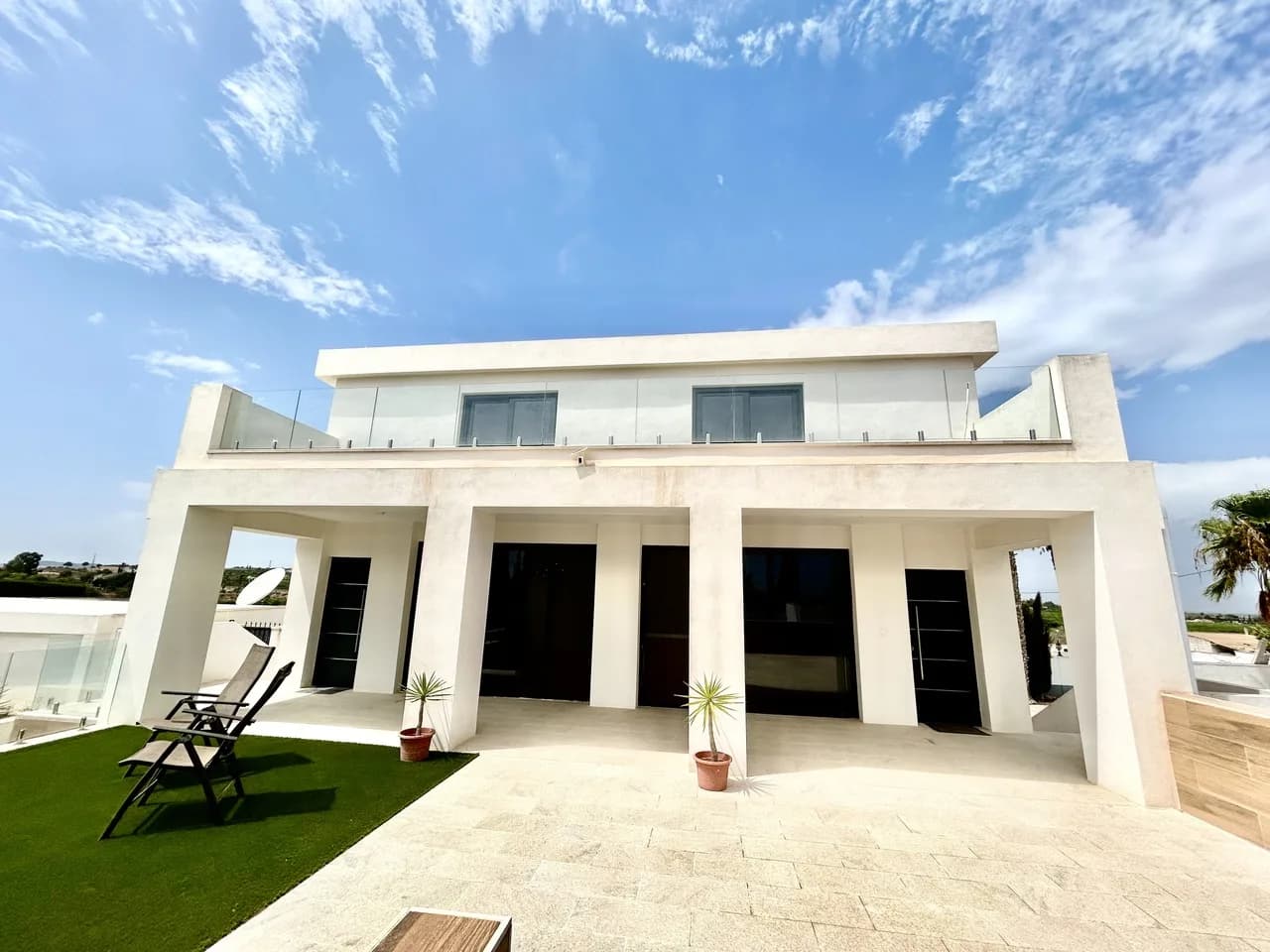 Villa de 8 dormitorios en venta en Los Montesinos, Alicante - Image 2