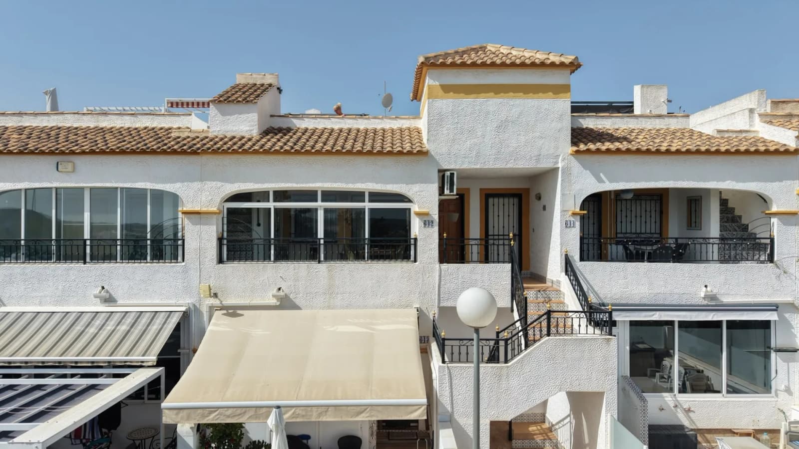 Apartment de 2 dormitorios en venta en Entre Naranjo - Vistabella Golf, Alicante - Image 2