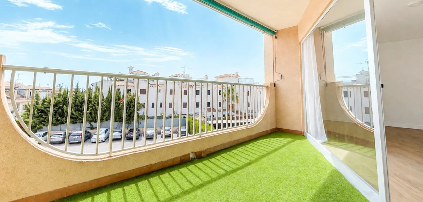 Apartment de 3 dormitorios en venta en Orihuela Costa, Costa Blanca (Alicante) - Image 2