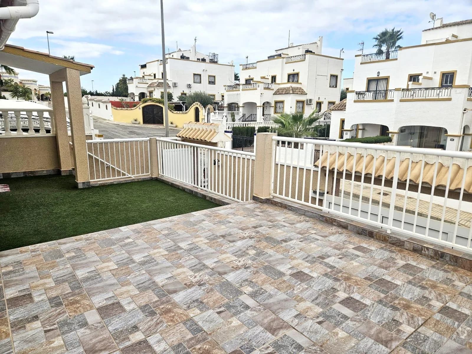 Chalet In Orihuela Costa - Image 2