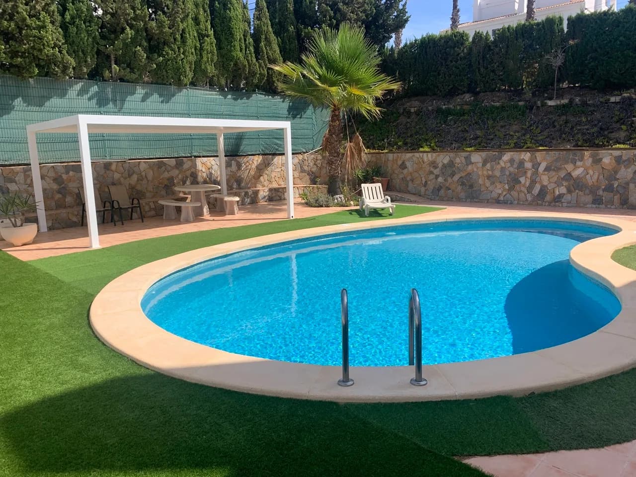Villa de 4 dormitorios en venta en Villamartin, Alicante - Image 9