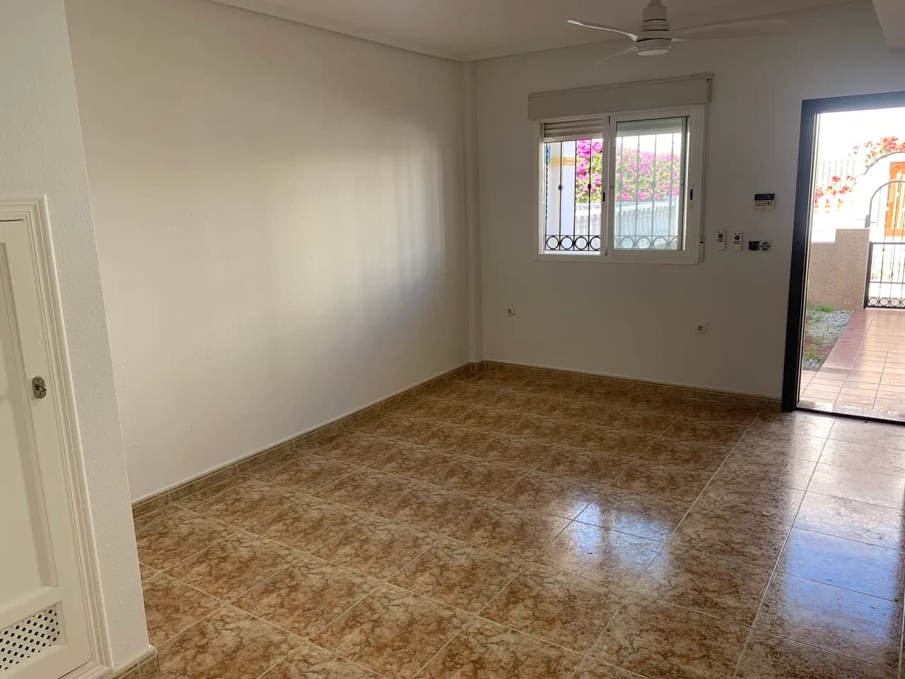 Town House In Punta Prima - Image 6