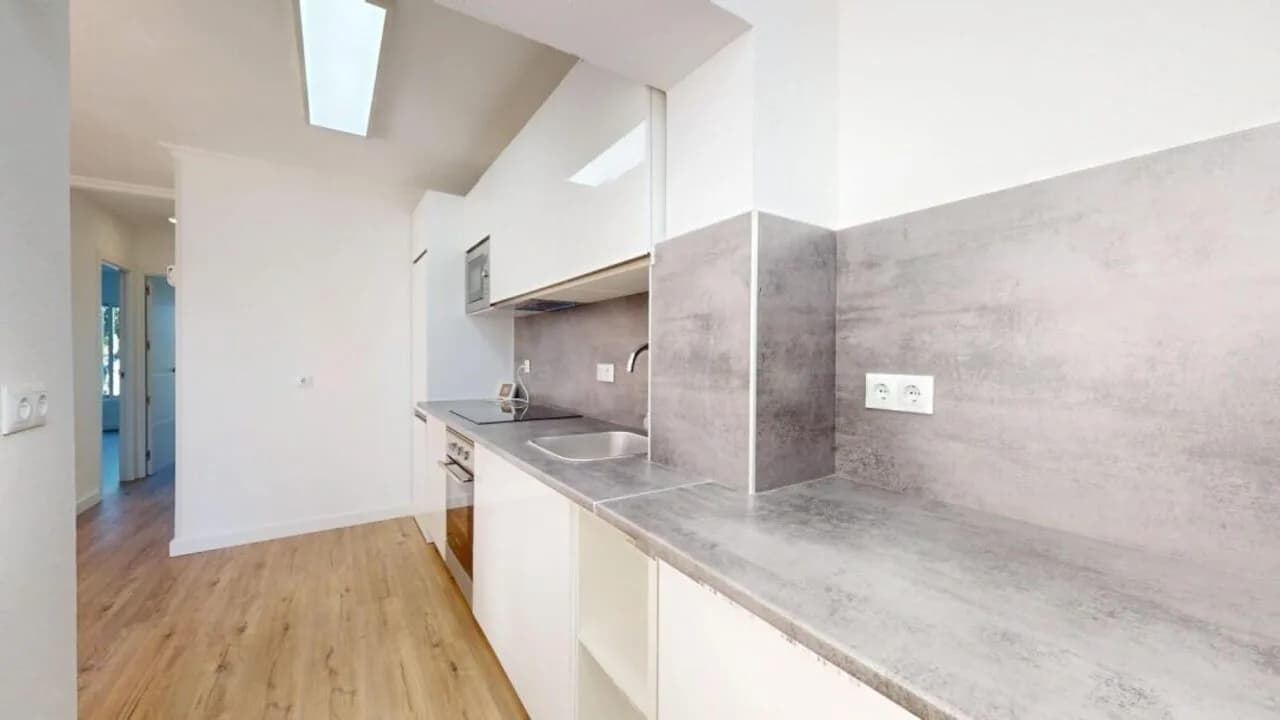 Apartment de 2 dormitorios en venta en Villamartin, Alicante - Image 4