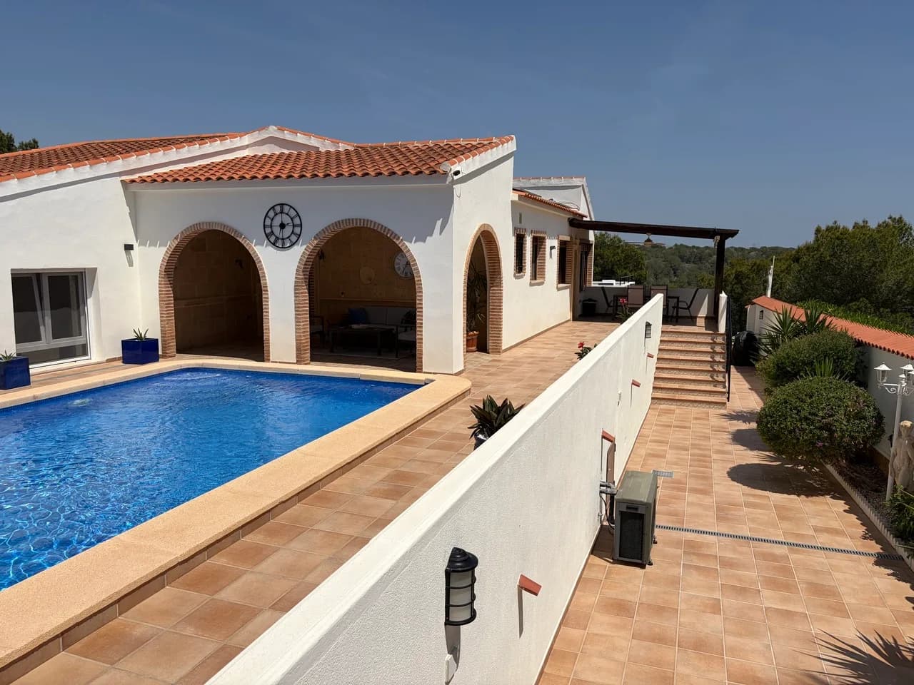 Villa de 4 dormitorios en venta en Pinar De Campoverde, Alicante - Image 2
