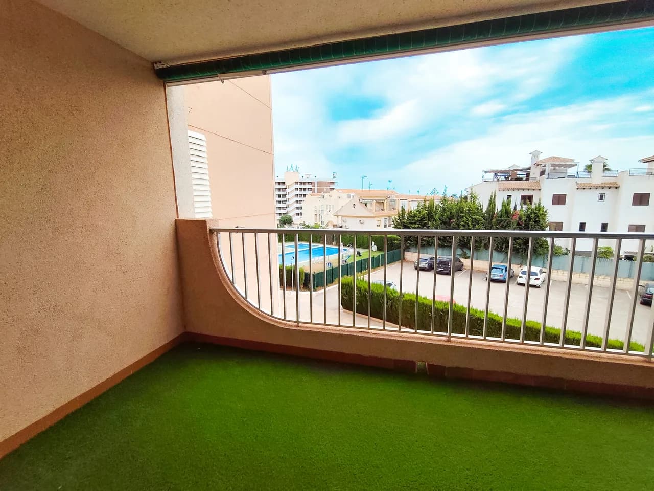 Apartment de 3 dormitorios en venta en La Zenia, Alicante - Image 2