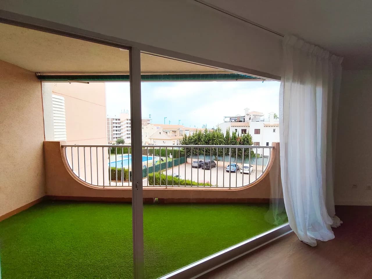 Apartment de 3 dormitorios en venta en La Zenia, Alicante - Image 5