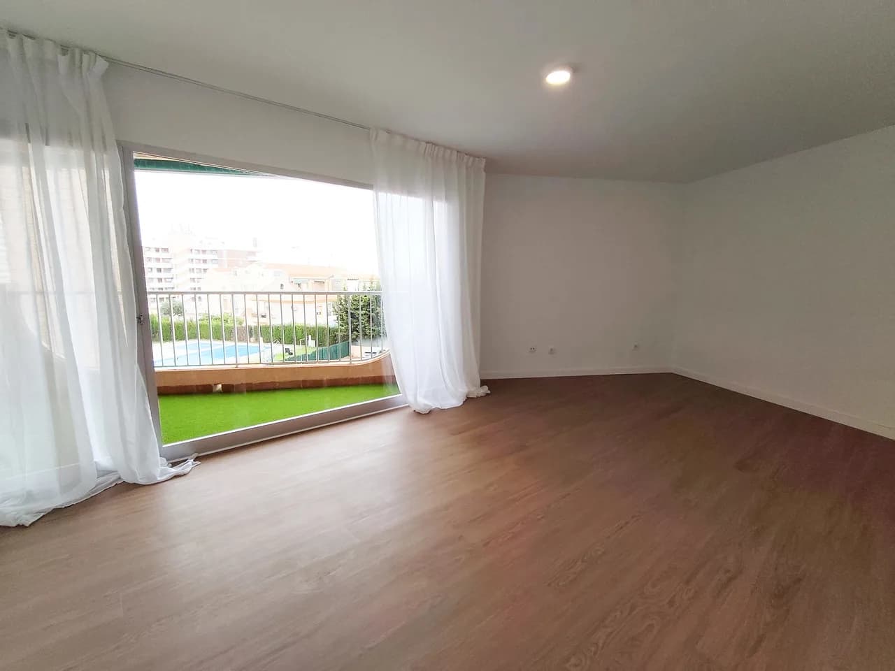 Apartment de 3 dormitorios en venta en La Zenia, Alicante - Image 6